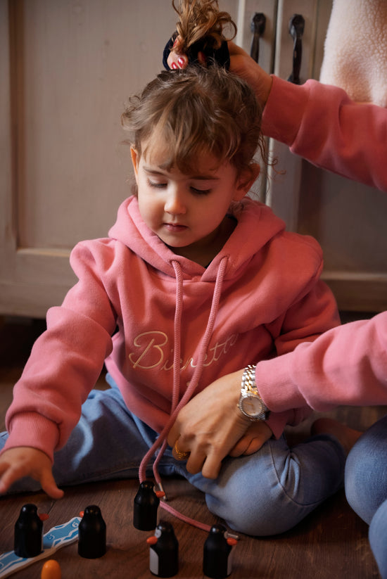 Le sweat bichette rose à capuche des kids