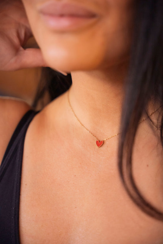 Le collier mini coeur rouge