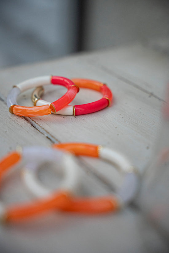 Le bracelet jonc rose orangé vitaminé